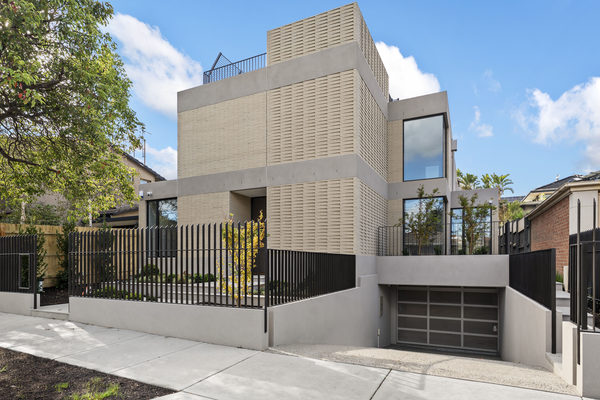 Interior and architectural detail at Hawthorn Garden House, Hawthorn by WB Built